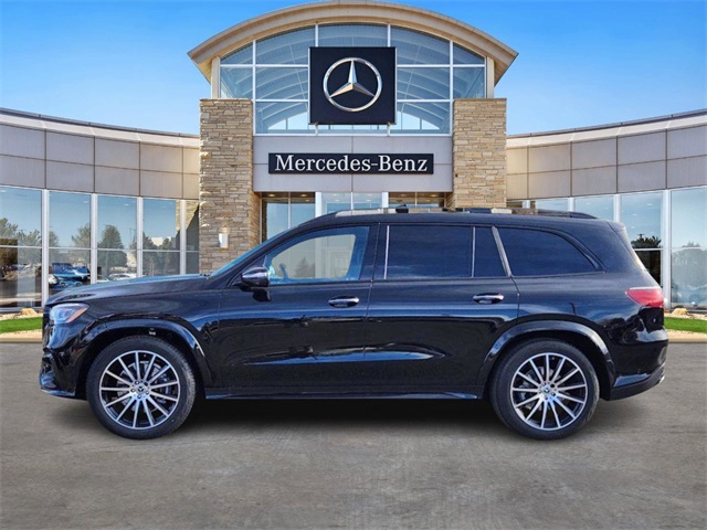 2025 Mercedes Benz GLS 450 4MATIC photo 2