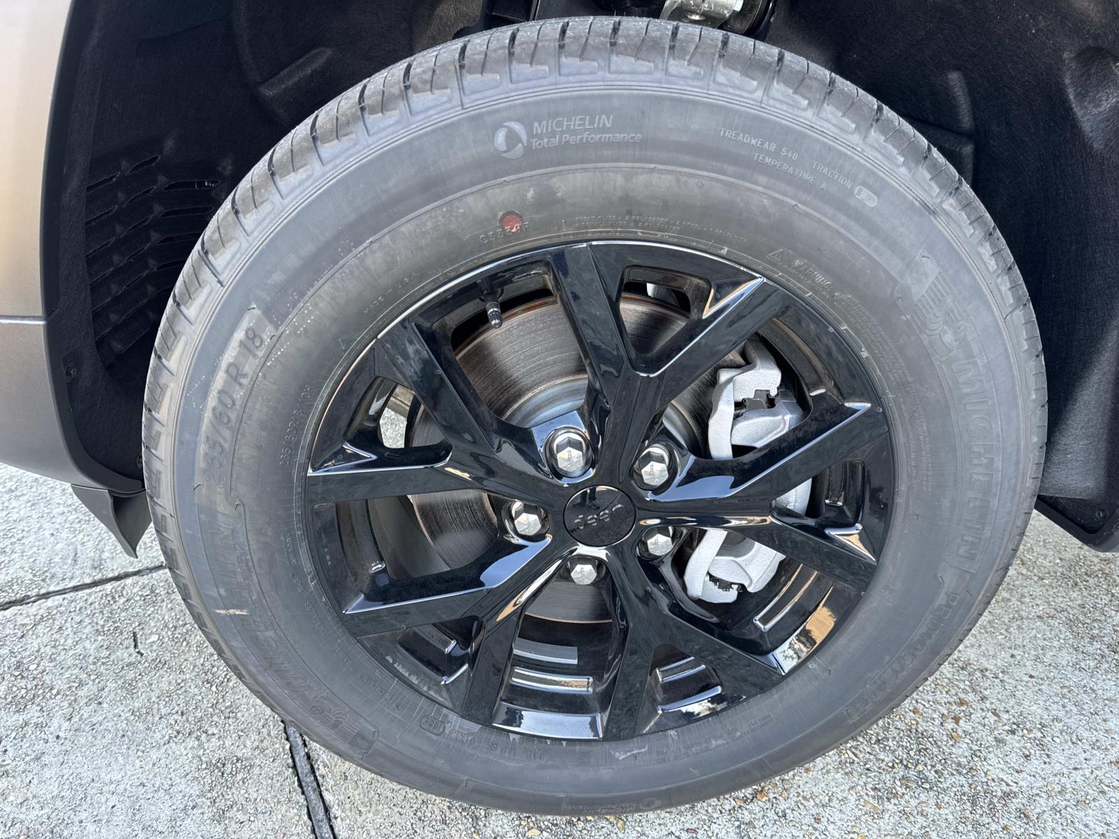 2025 Jeep Grand Cherokee Altitude photo 3