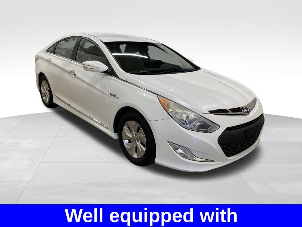 2015 Hyundai Sonata Hybrid Base photo 2