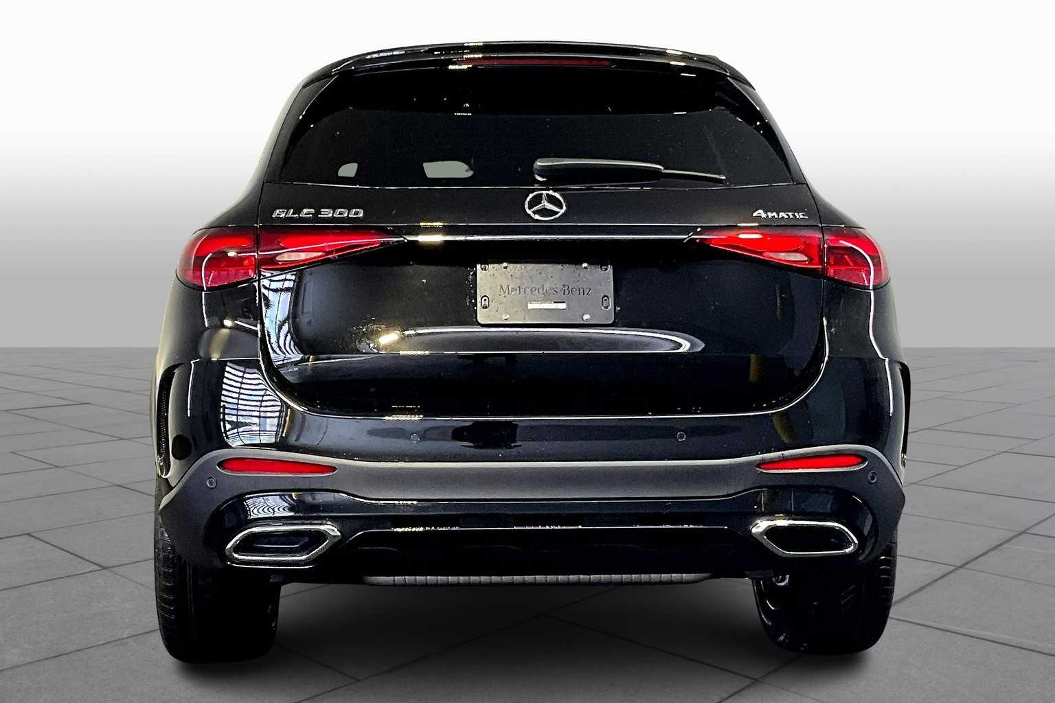 2026 Mercedes Benz GLC 300 4MATIC photo 4
