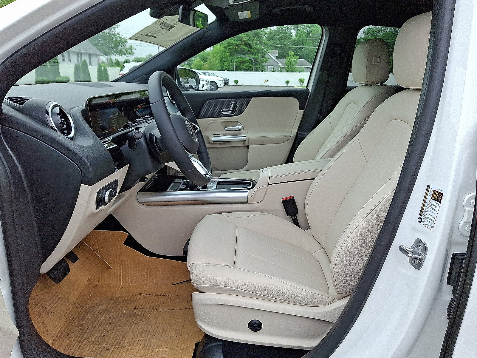 2025 Mercedes Benz GLA 250 4MATIC photo 4