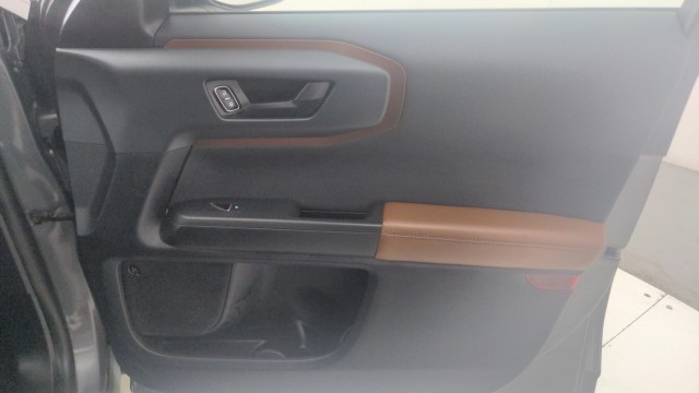 Used 2022  Ford Outer Banks image 28