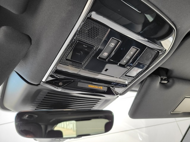2024 Land Rover Range Rover SE photo 33