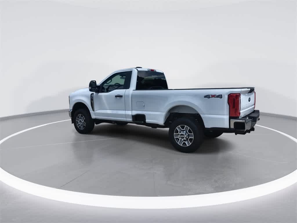 2025 Ford F-350 XLT photo 6