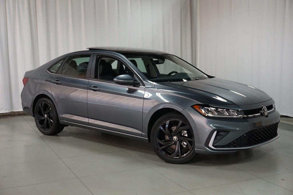 2025 Volkswagen Jetta 1.5T SE photo 2