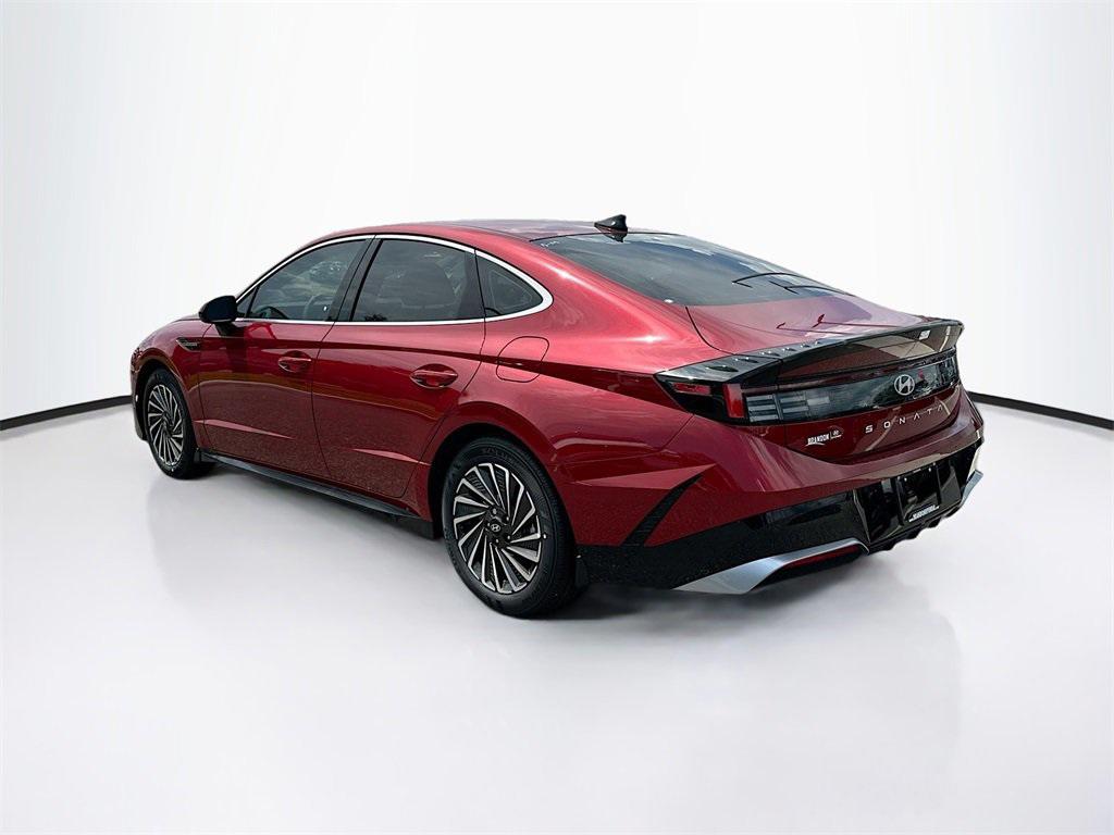 2025 Hyundai Sonata Hybrid SEL photo 4