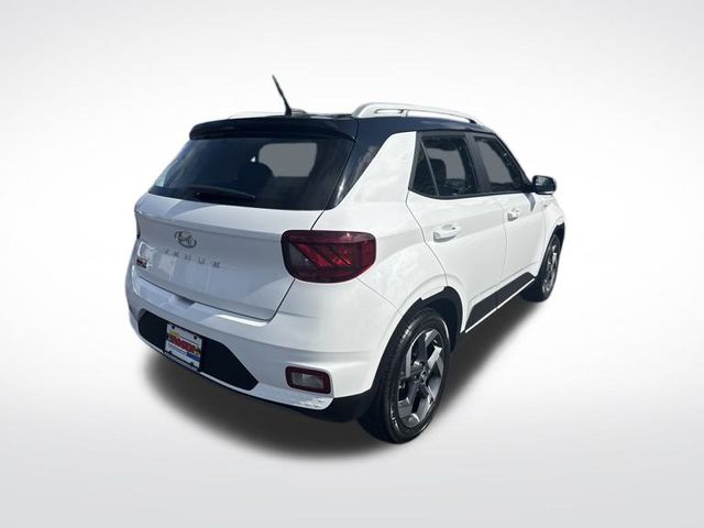 2024 Hyundai Venue Limited photo 3