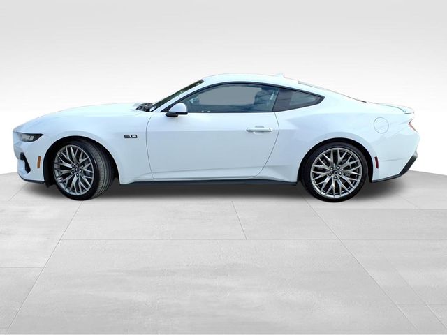 2025 Ford Mustang GT Premium photo 3