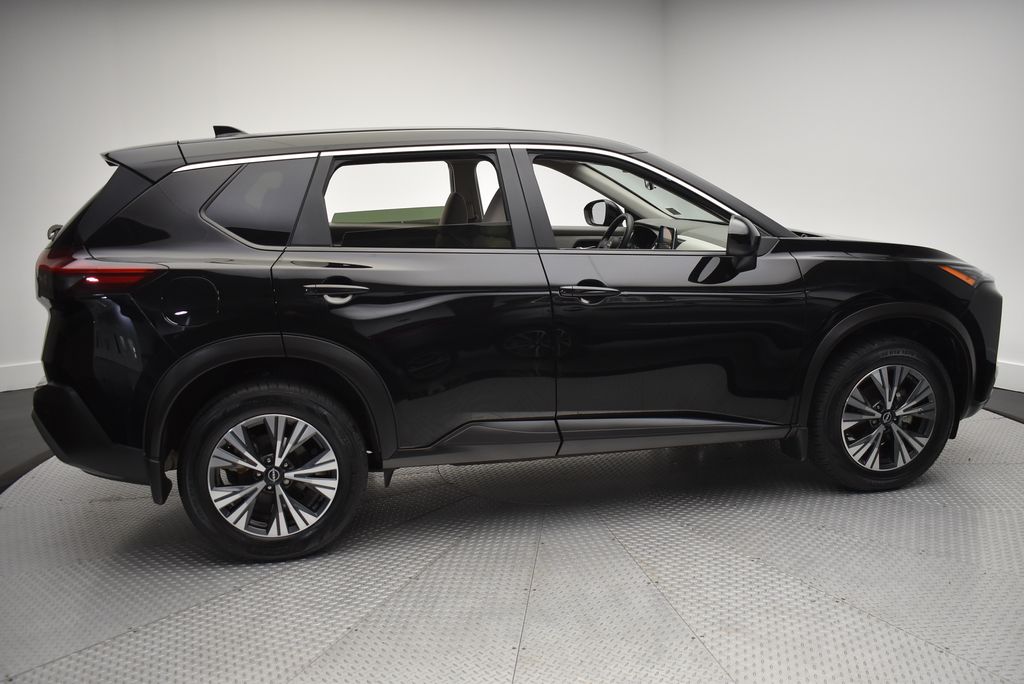 2023 Nissan Rogue SV photo 3