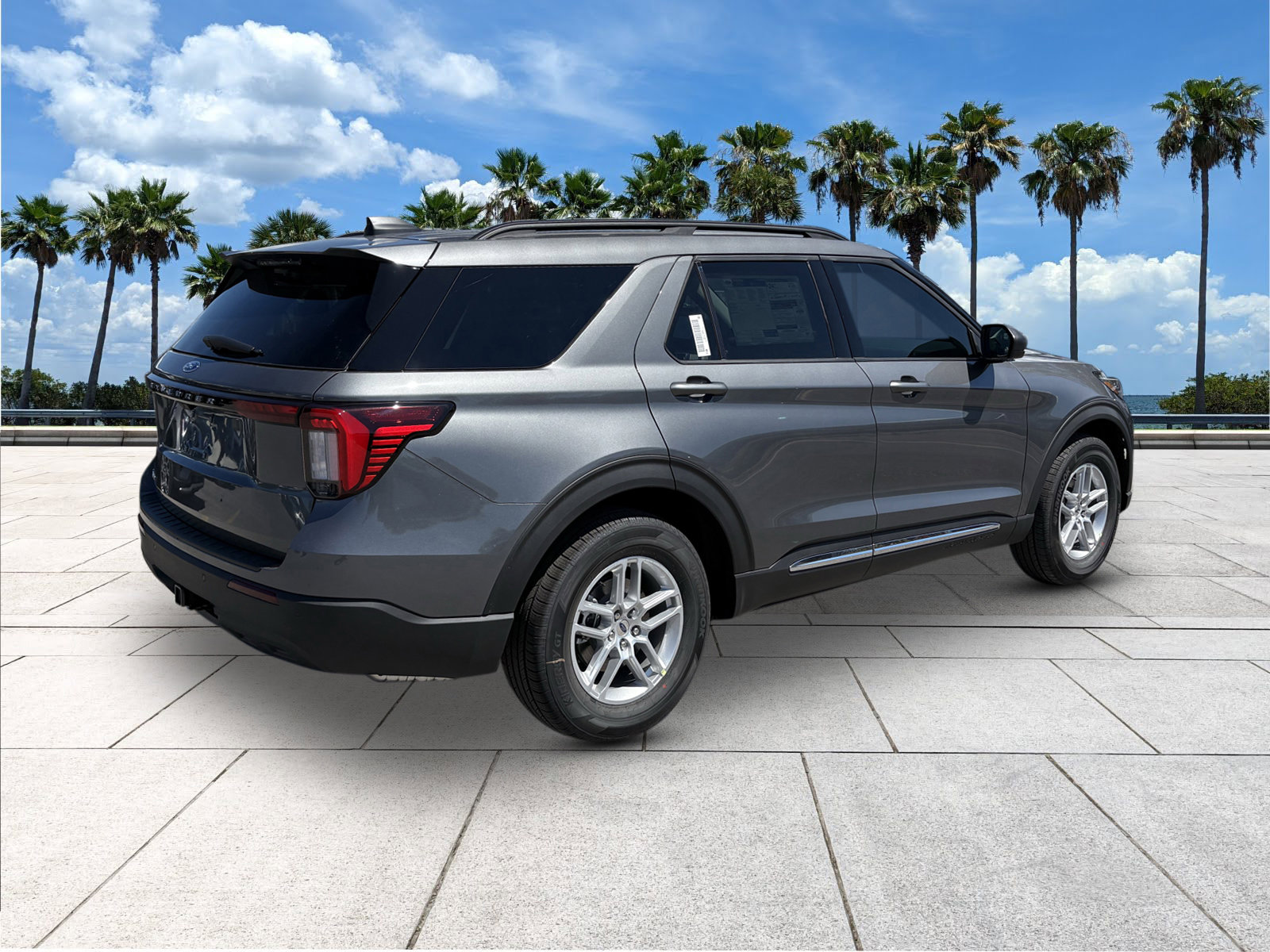 2025 Ford Explorer photo 7
