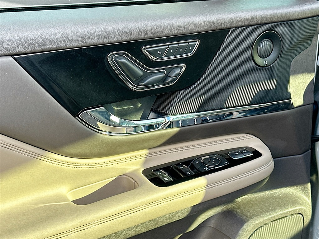 2022 Lincoln Corsair Grand Touring photo 17
