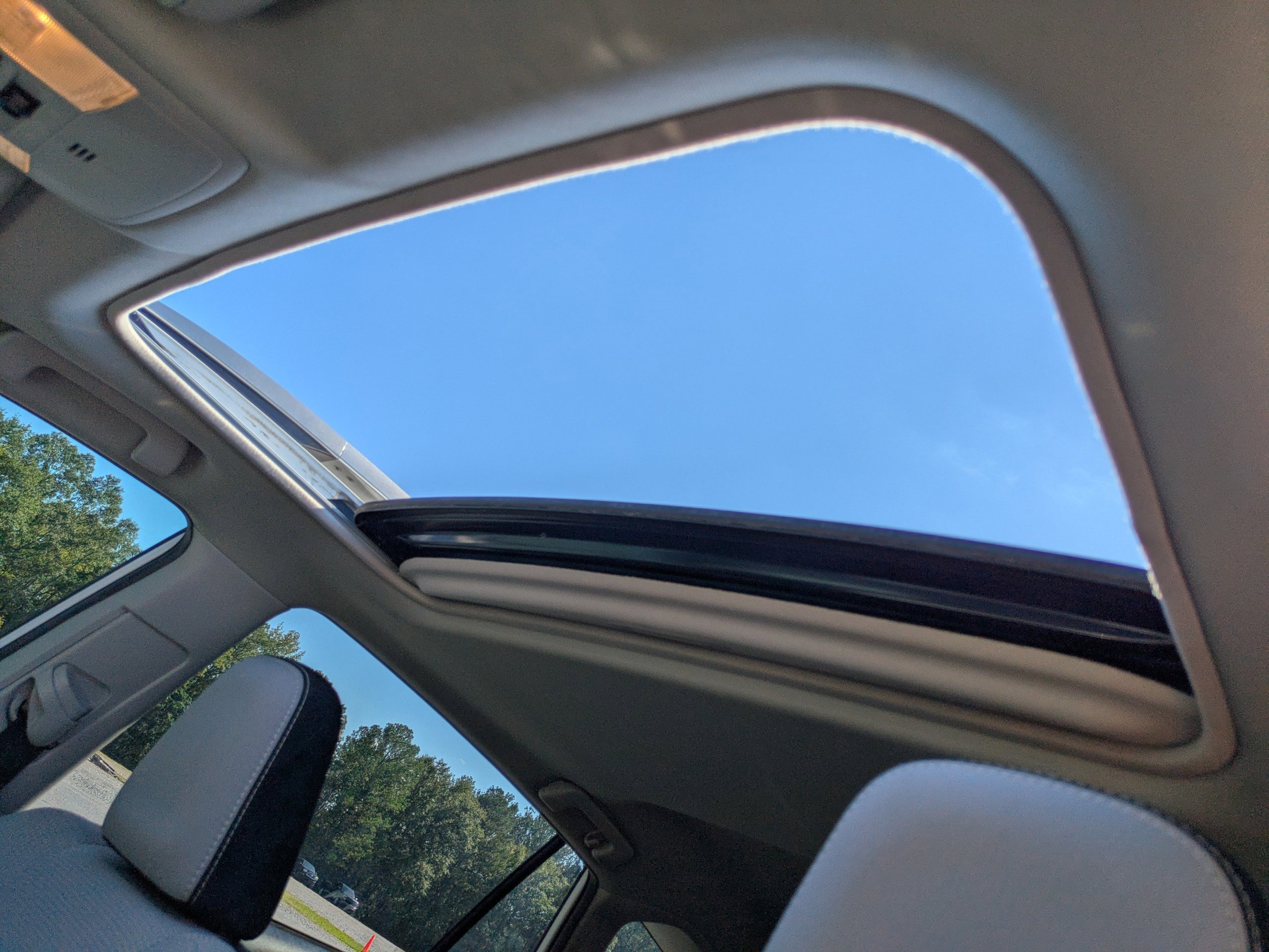 2018 Toyota RAV4 XLE photo 22