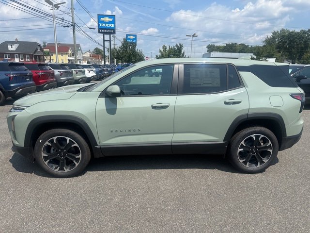 2026 Chevrolet Equinox LT photo 2