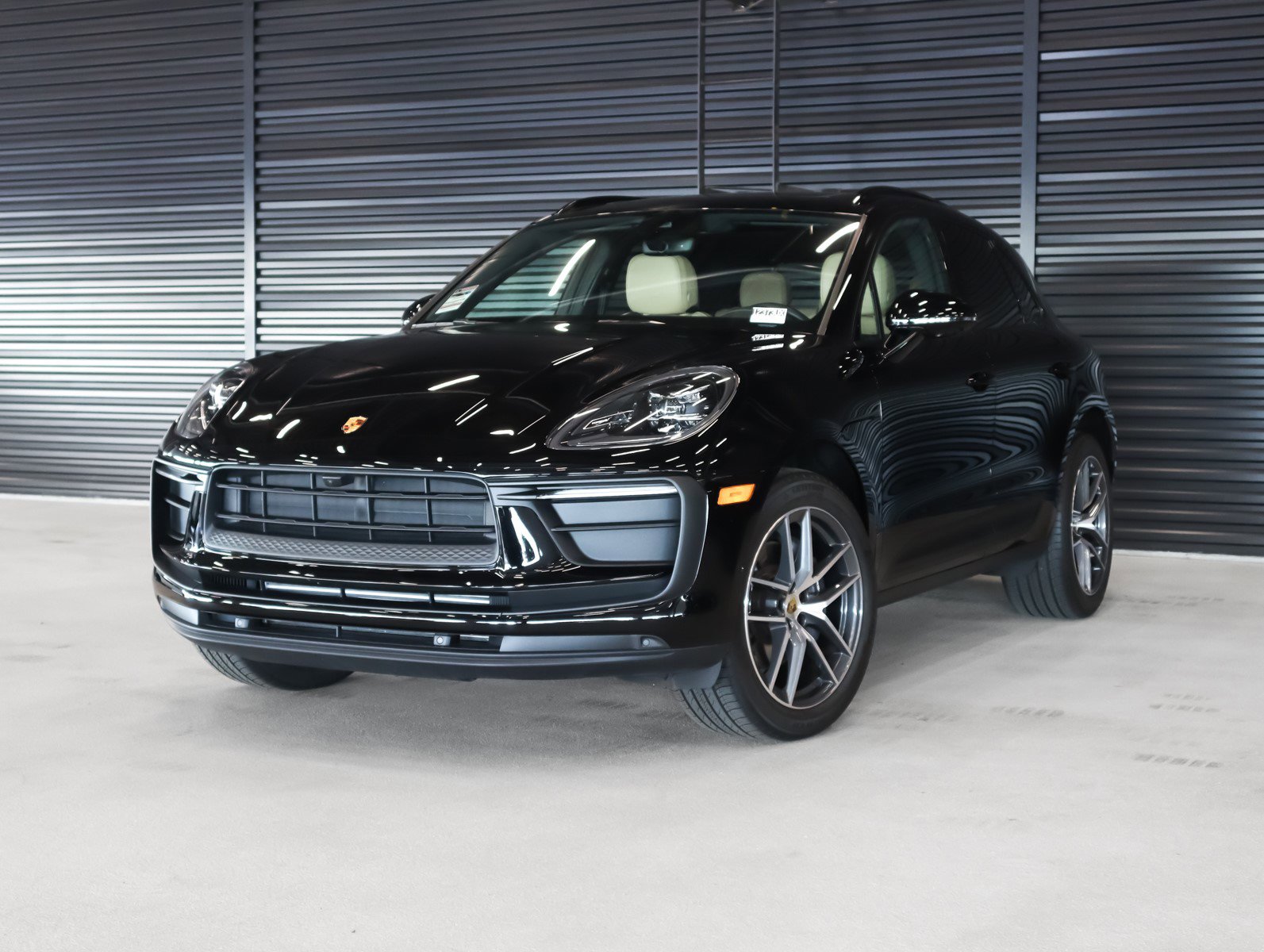 2022 Porsche Macan Base