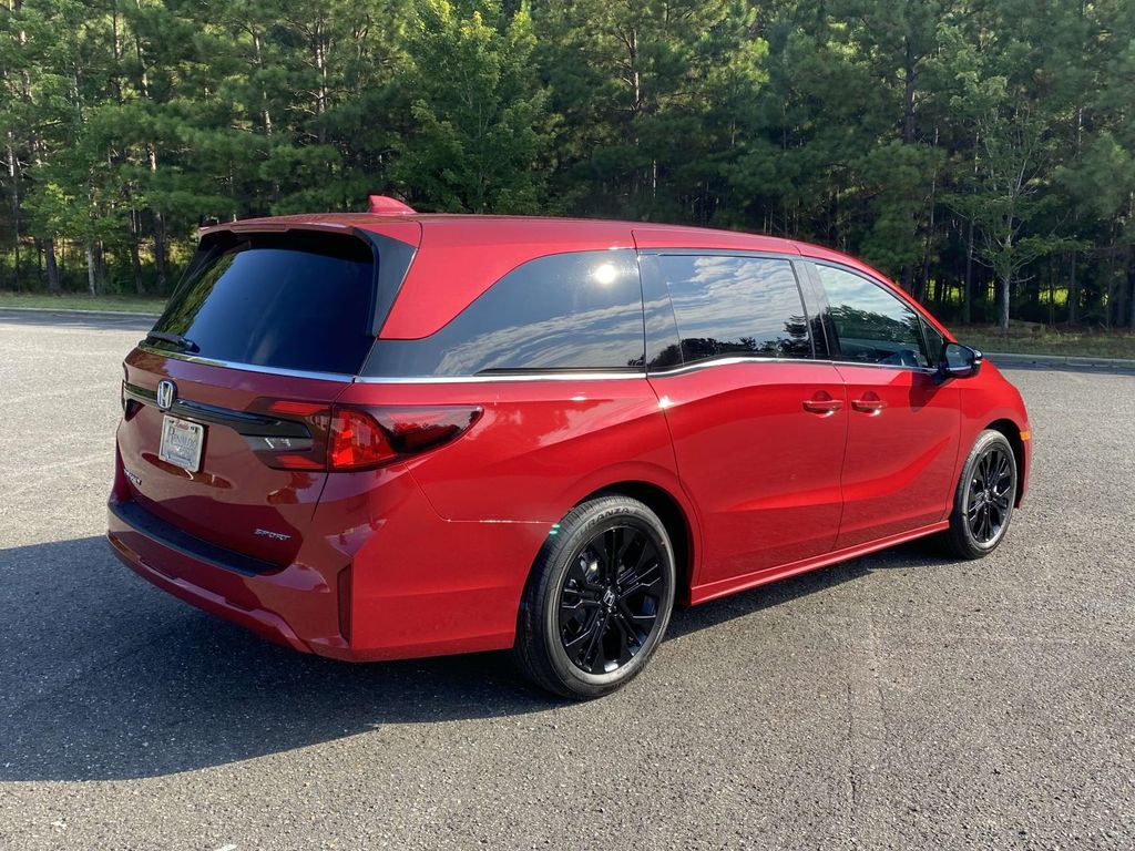 2025 Honda Odyssey photo 2