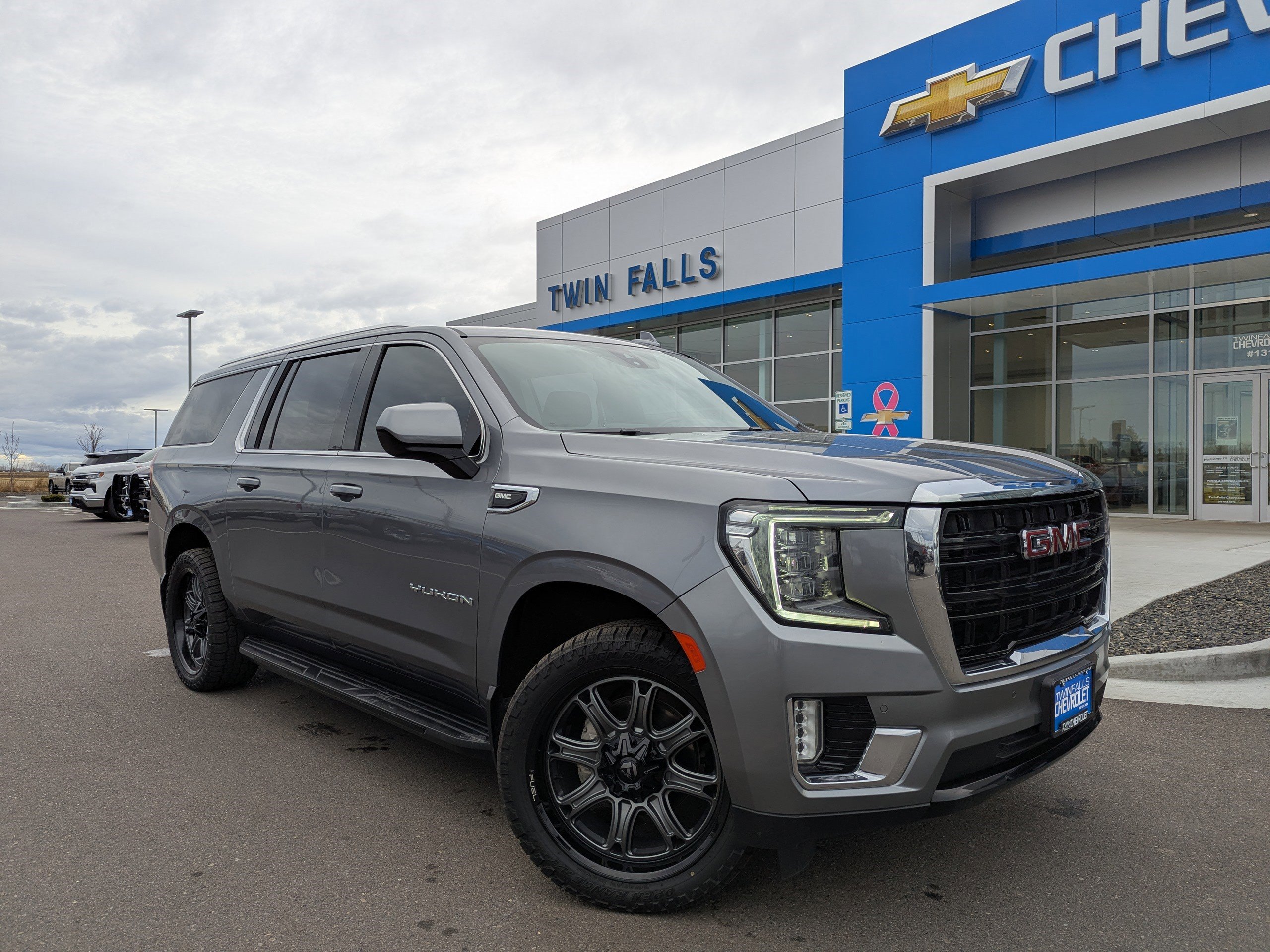 2022 GMC Yukon XL SLE's photo