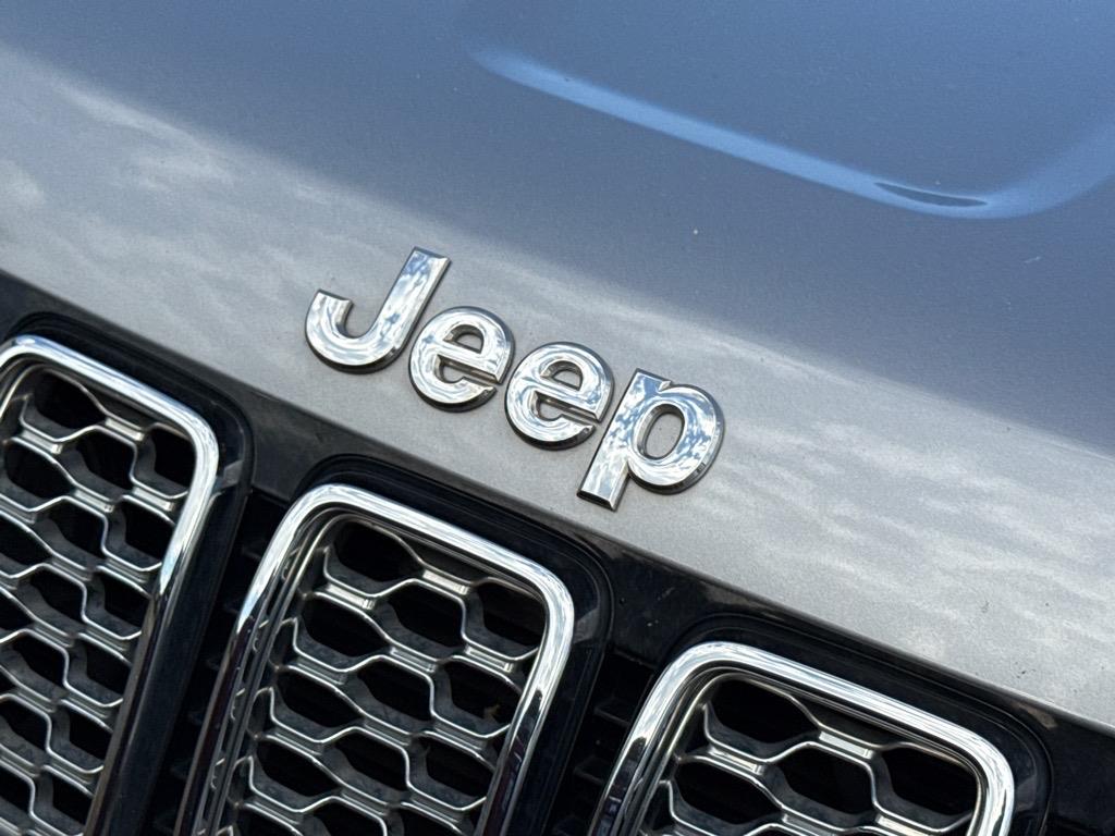 2019 Jeep Grand Cherokee Overland photo 7