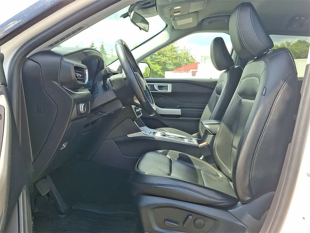 2022 Ford Explorer XLT photo 17