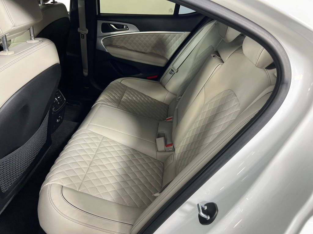 2022 Genesis G70 3.3T photo 19