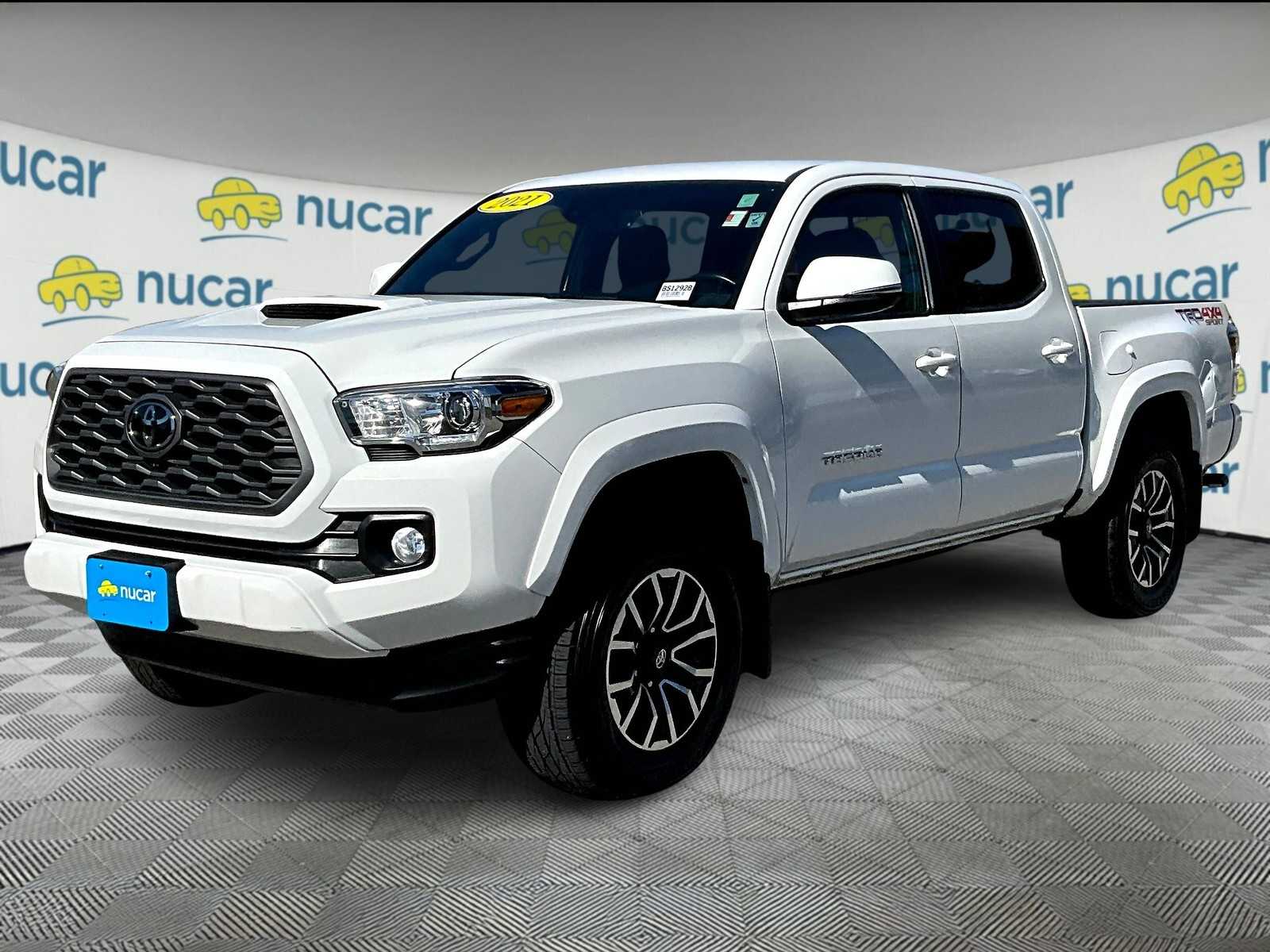 2021 Toyota Tacoma TRD Sport photo 3