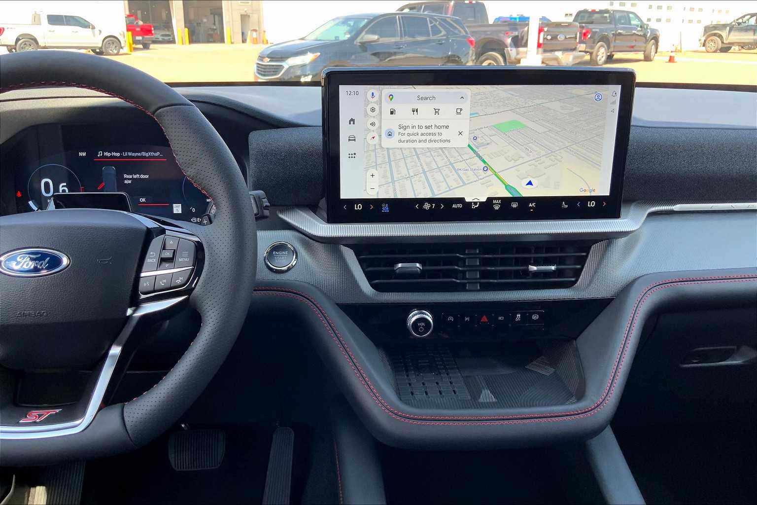 2025 Ford Explorer ST photo 6