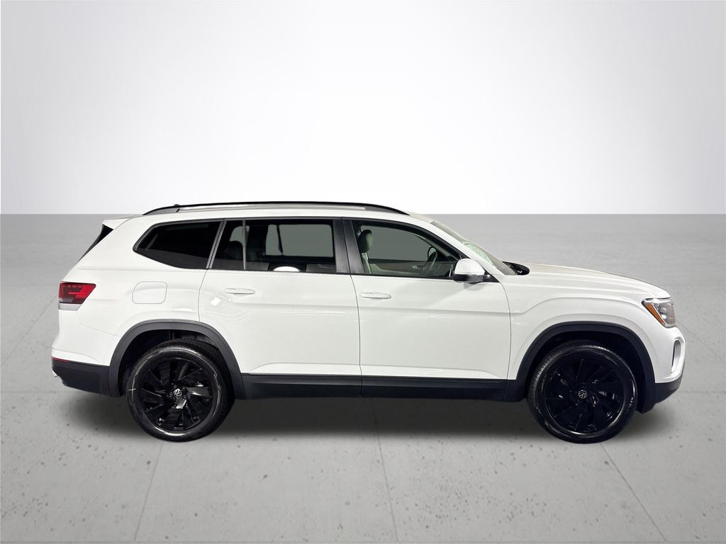 2025 Volkswagen Atlas SE Technology photo 5