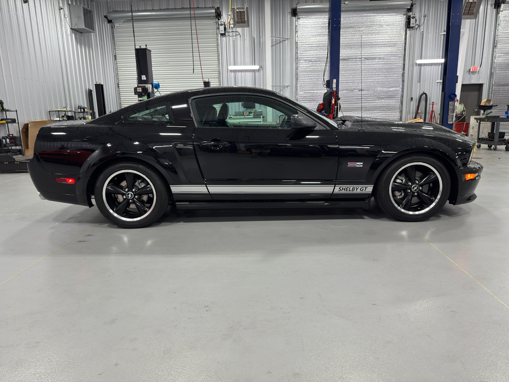 2007 Ford Mustang GT photo 9