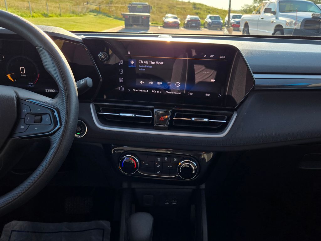 2025 Chevrolet Trailblazer LT photo 18