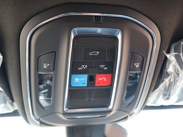2024 Jeep Wagoneer Base photo 28