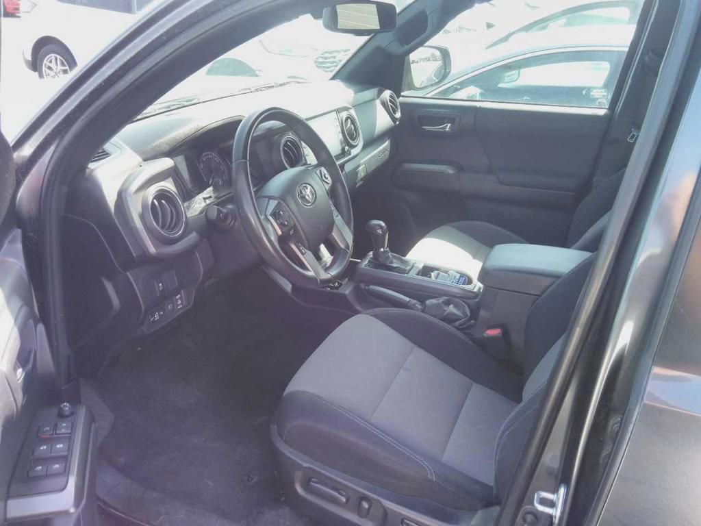2023 Toyota Tacoma SR5 photo 4