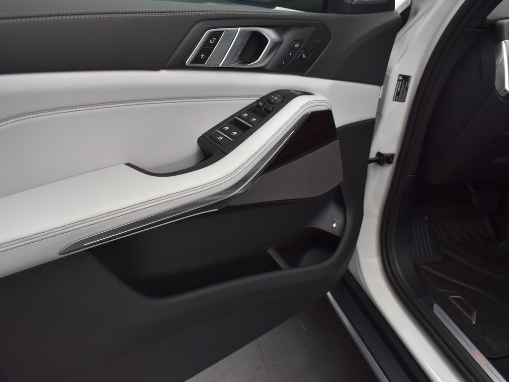 2026 Bmw X5 xDrive50e photo 10