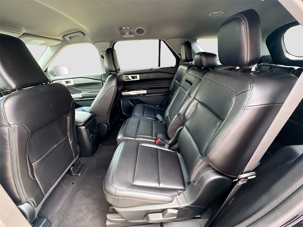 2023 Ford Explorer XLT photo 19