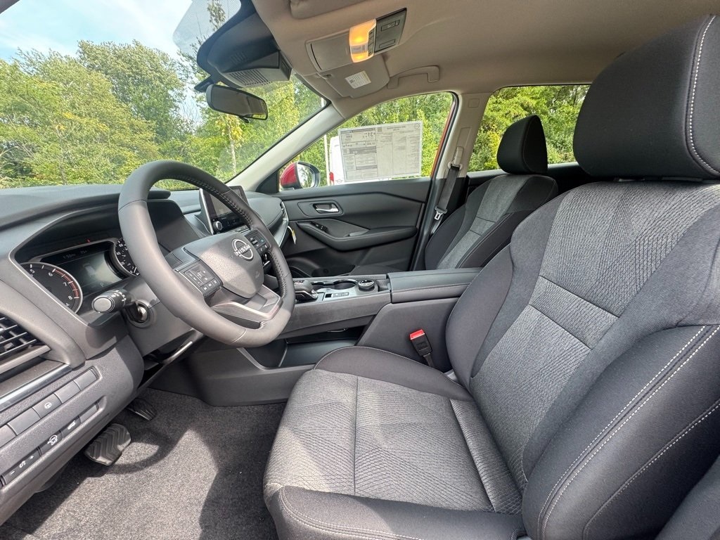 2026 Nissan Rogue SV photo 18