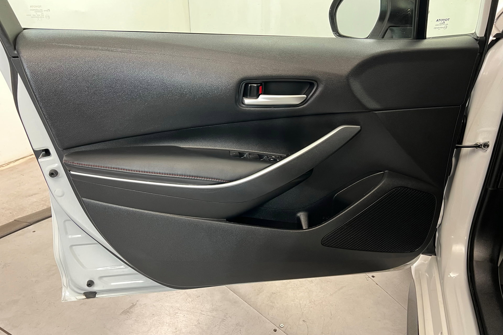 2023 Toyota Corolla SE photo 14
