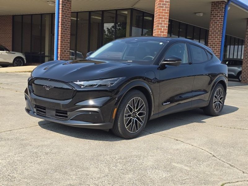 2025 Ford Mustang Mach-E Premium photo 7