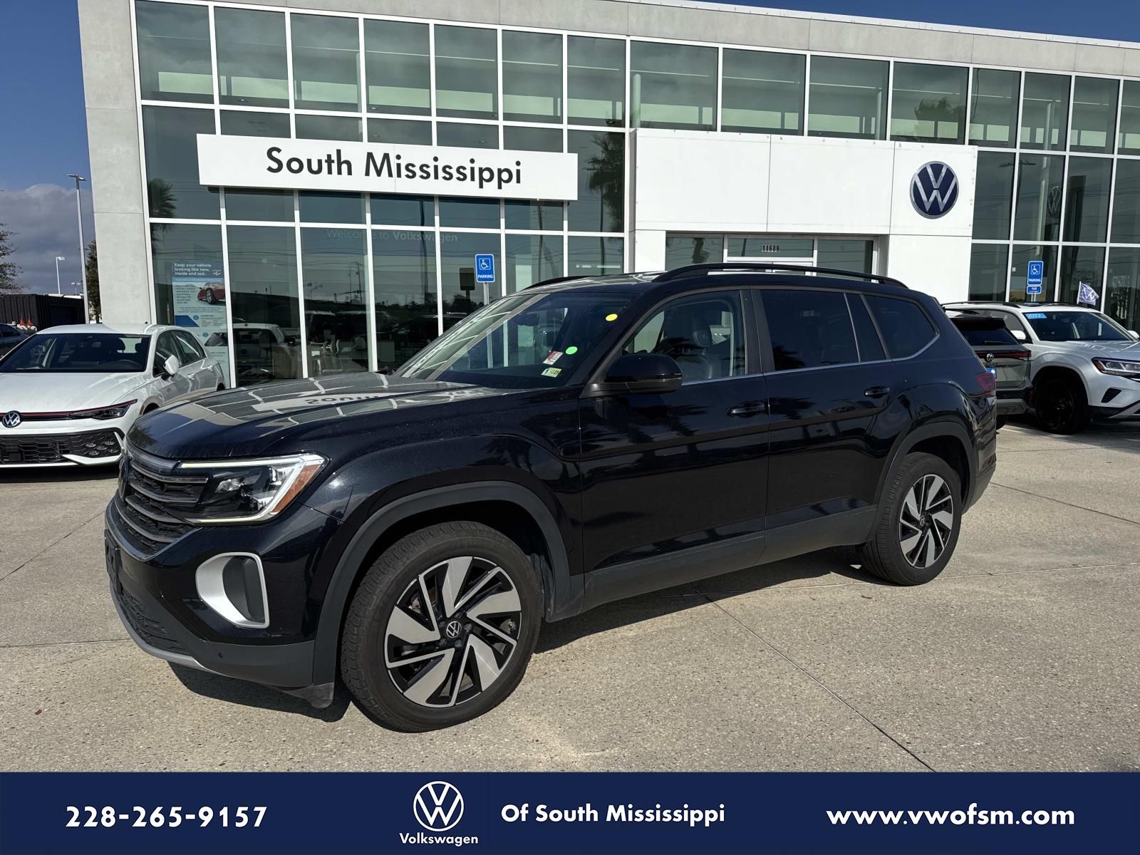 2024 Volkswagen Atlas SE's photo