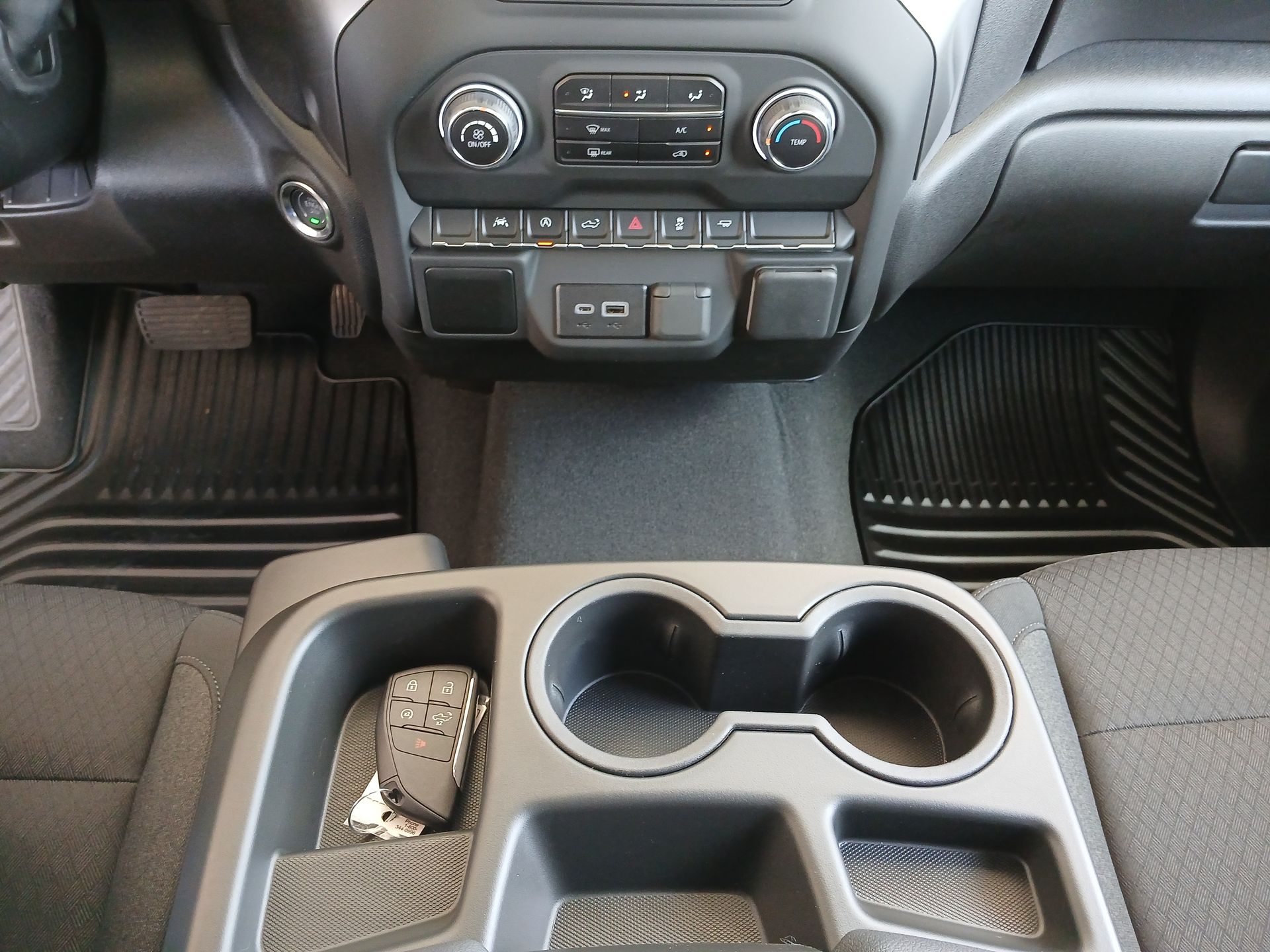 2025 Chevrolet Silverado 1500 Custom photo 33