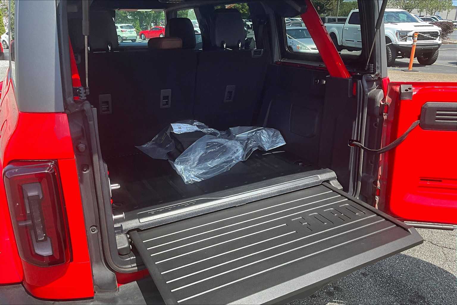 2024 Ford Bronco Outer Banks photo 29