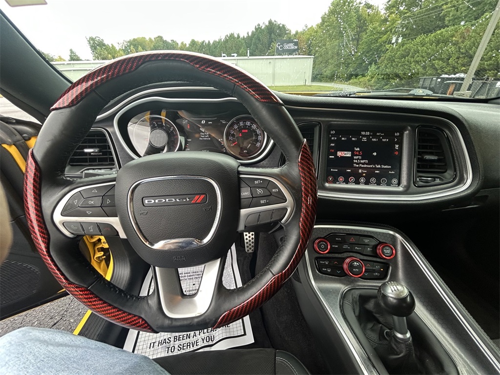 2017 Dodge Challenger R/T photo 14