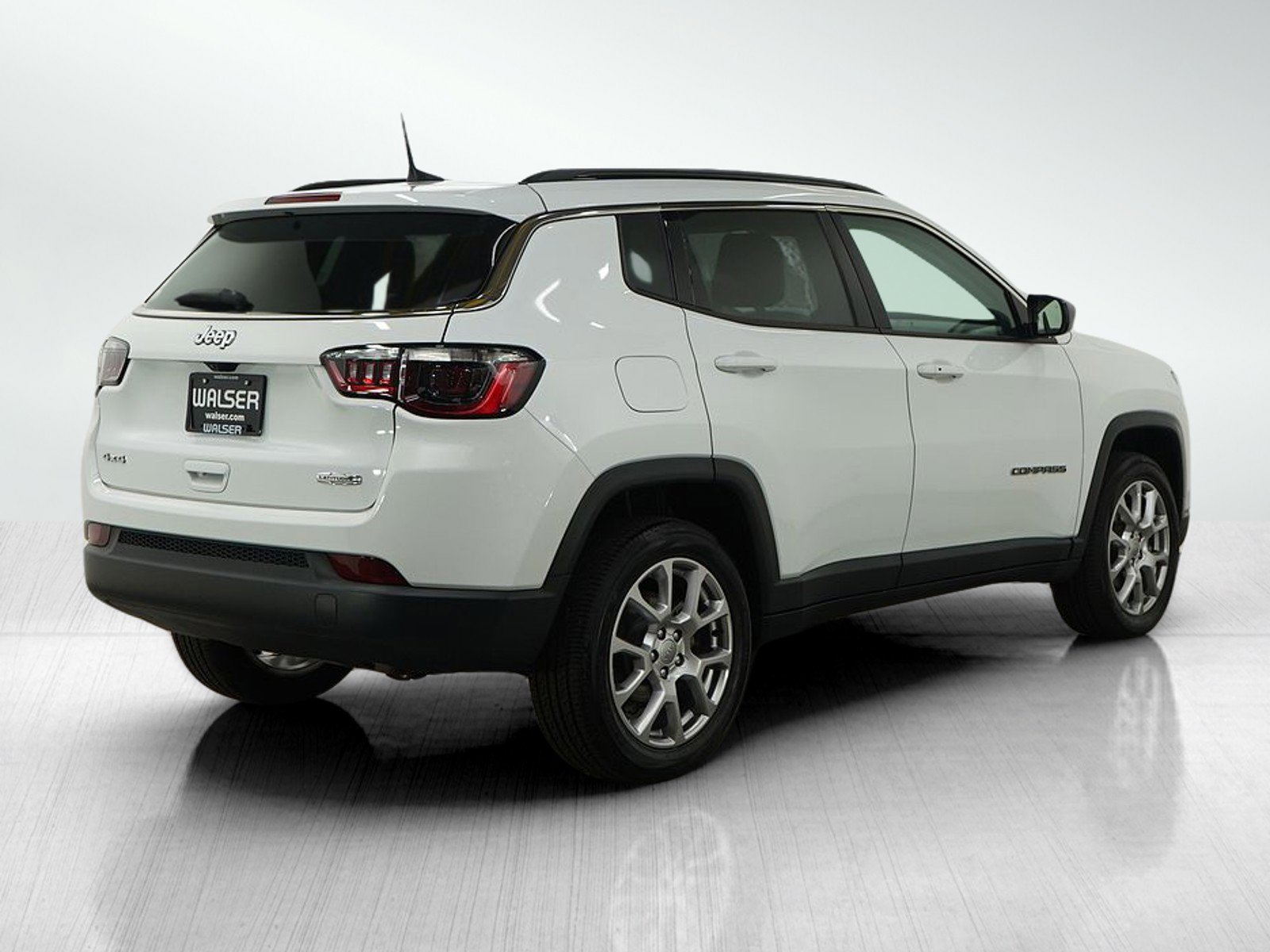 2022 Jeep Compass Latitude Lux photo 4