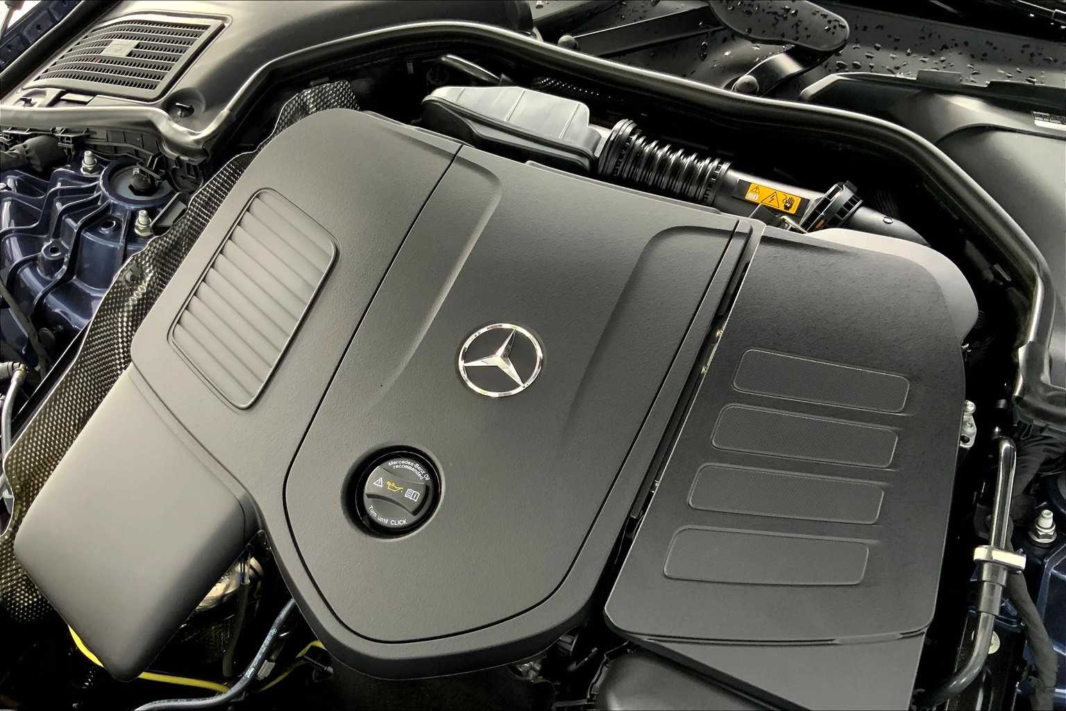 2025 Mercedes Benz C 300 photo 17