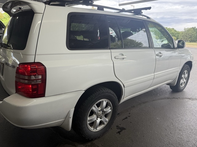 2003 Toyota Highlander photo 2