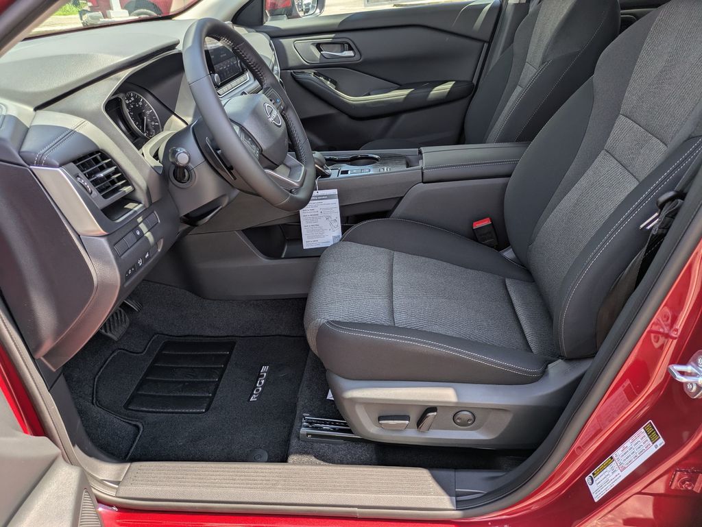 2026 Nissan Rogue SV photo 12