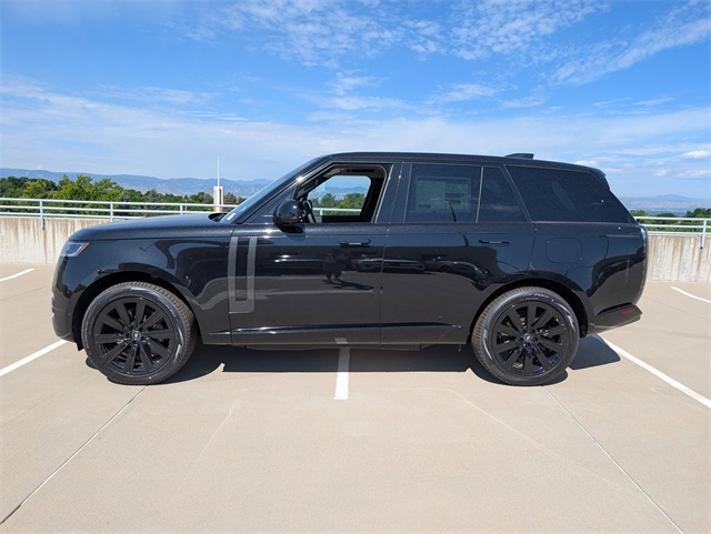 2025 Land Rover Range Rover SE photo 3
