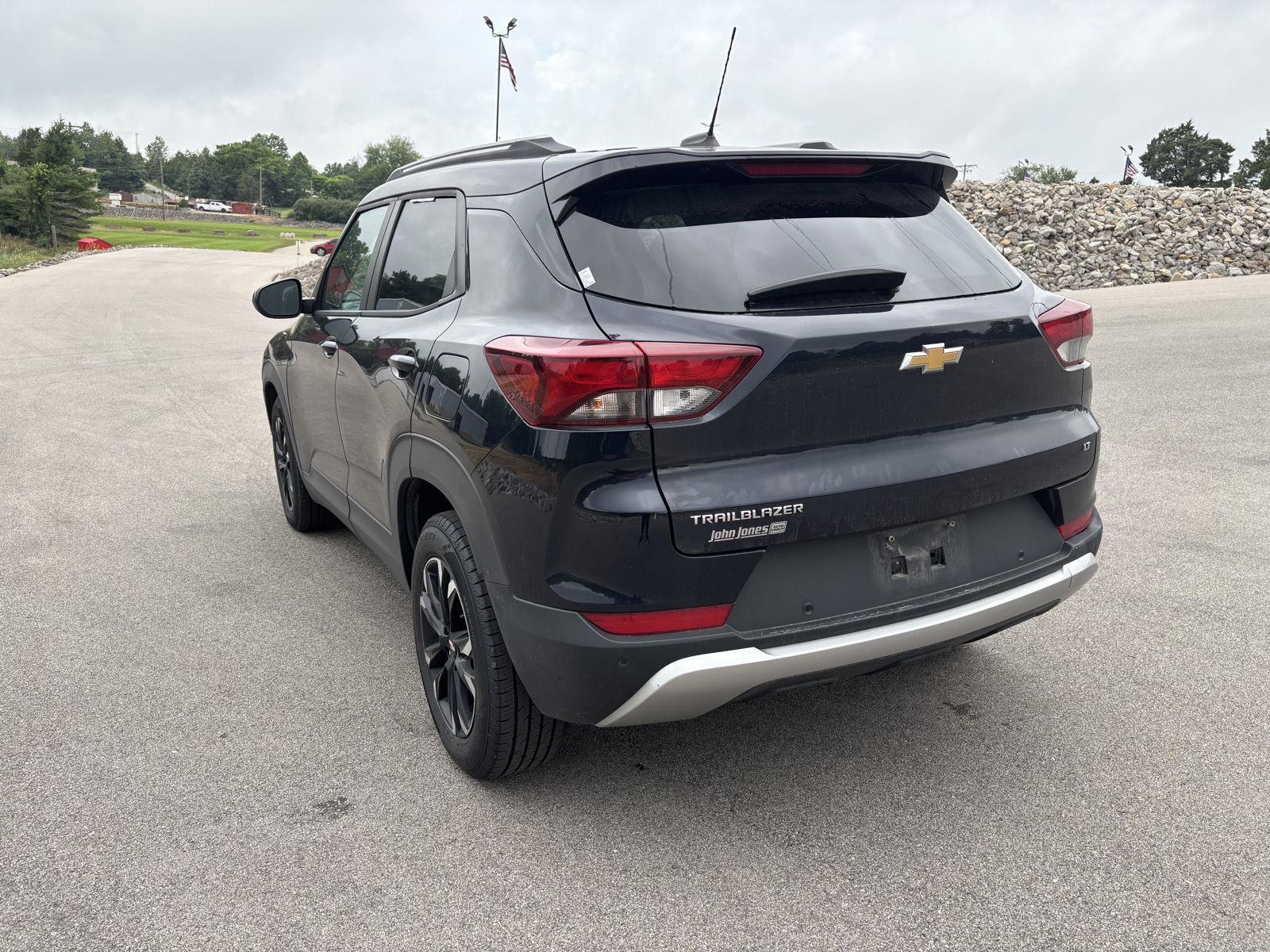 2021 Chevrolet Trailblazer LT photo 3