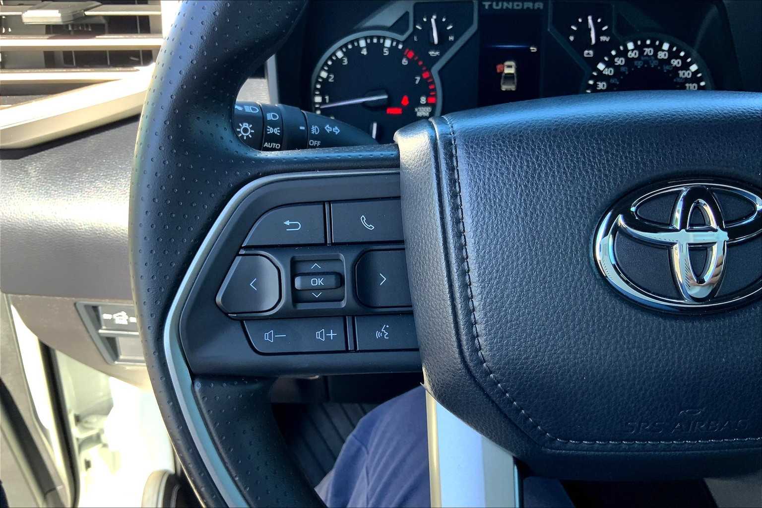 2025 Toyota Tundra SR5 CrewMax photo 20