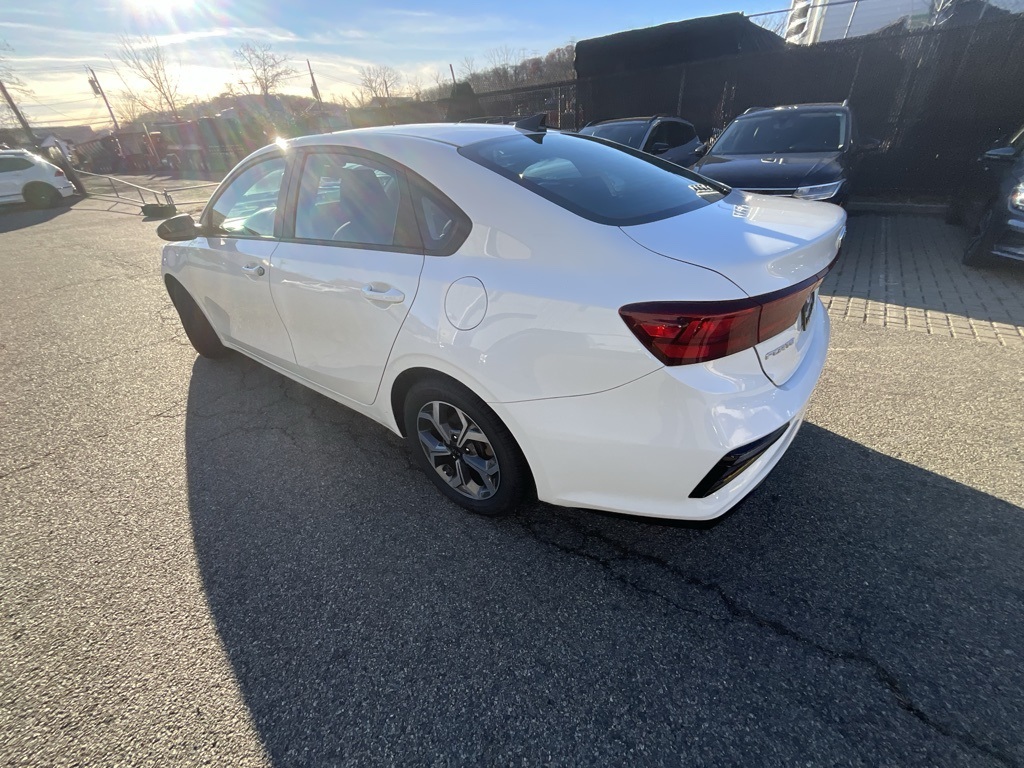 2020 Kia Forte LXS photo 2