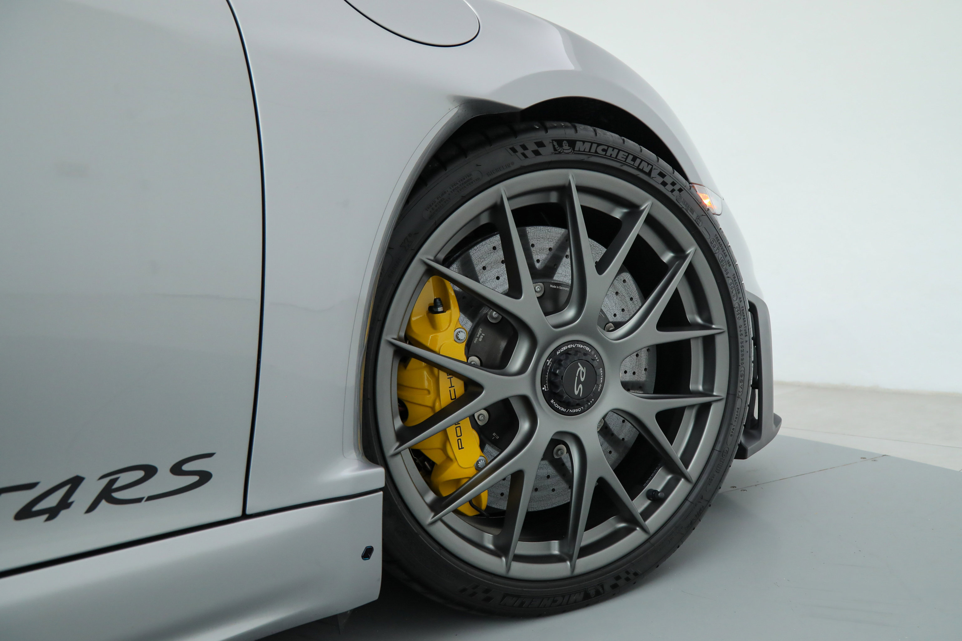 2025 Porsche Cayman GT4 RS photo 29