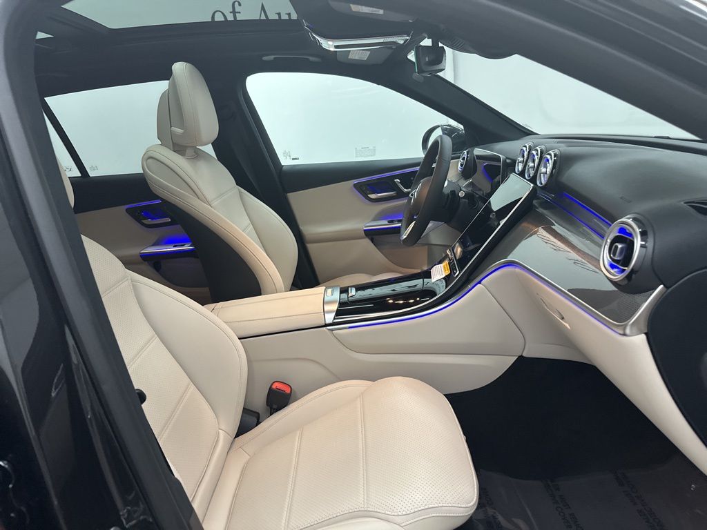2026 Mercedes Benz GLC 300 photo 25