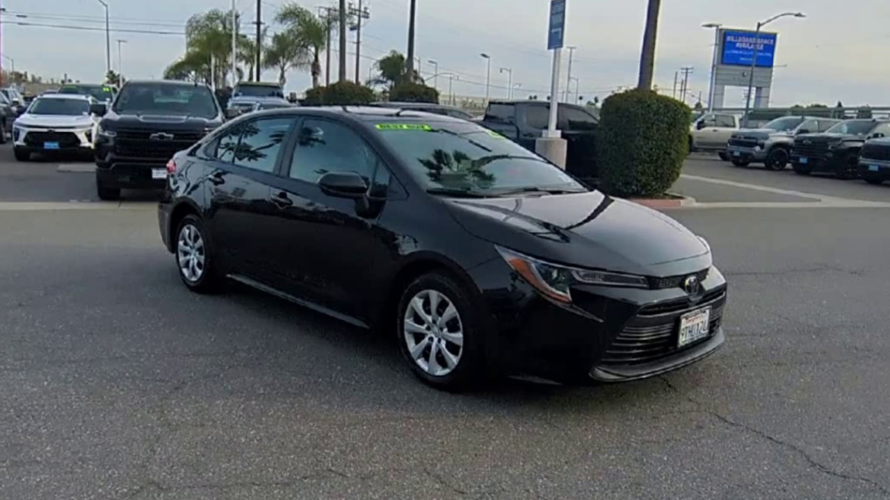 Used 2025 Toyota Corolla LE with VIN 5YFB4MDE7SP289123 for sale in Kansas City